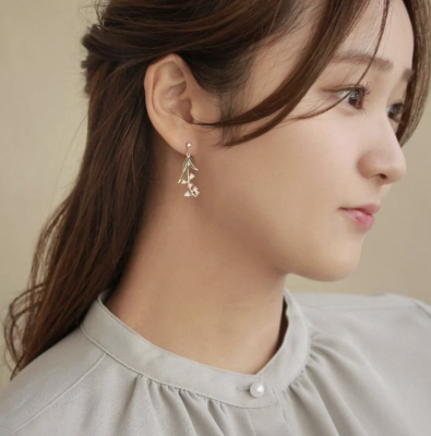 Khuyên tai Osewaya hoa linh lan 23PC1548