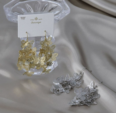 Khuyên tai Osewaya bướm lấp lánh 24PC1827