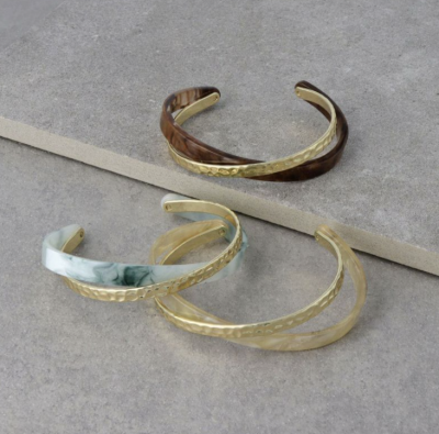 Vòng tay Osewaya nhựa giả đá cẩm thạch 23BL0499