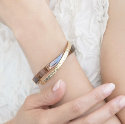 Vòng tay Osewaya nhựa giả đá cẩm thạch 23BL0499