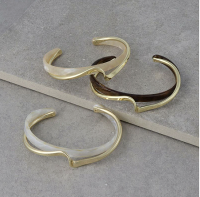 Vòng tay Osewaya nhựa giả đá cẩm thạch 23BL0500