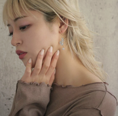 Khuyên tai Osewaya pha lê lấp lánh 23PC1437