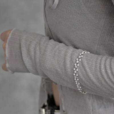 Vòng tay Osewaya đính đá 22BL0421