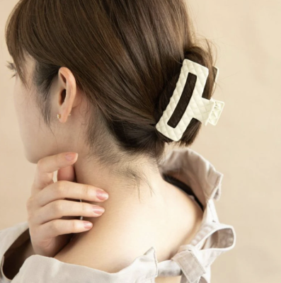 Kẹp tóc Osewaya vuông 23BS0496