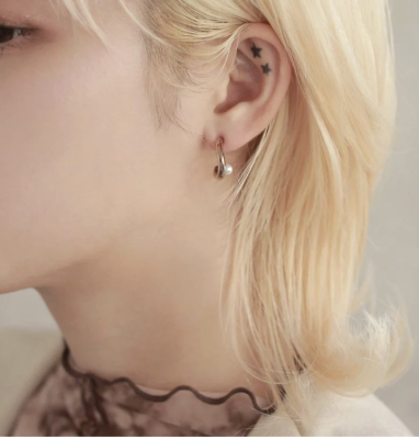 Khuyên tai Osewaya chữ C 22PC1365