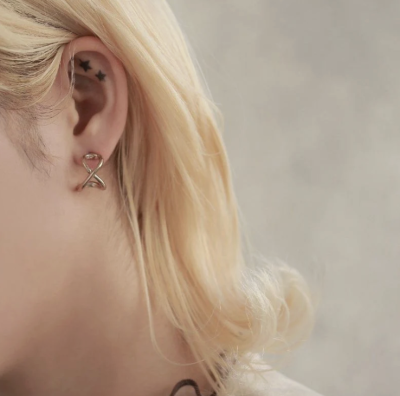 Khuyên tai Osewaya đinh tán 22PC1377