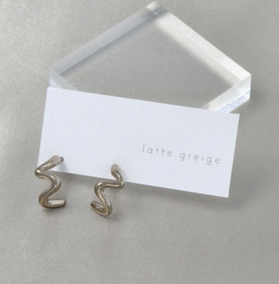 Khuyên tai Osewaya lượn sóng 22PC1376