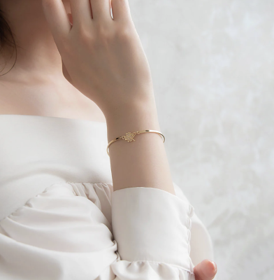 Vòng tay Osewaya cỏ bốn lá 25BL0606