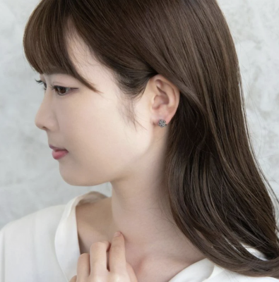 Khuyên tai Osewaya bông hoa 24PP0688