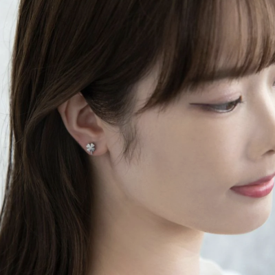 Khuyên tai Osewaya cỏ ba lá 24PP0685