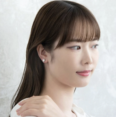 Khuyên tai Osewaya cỏ ba lá 24PP0685